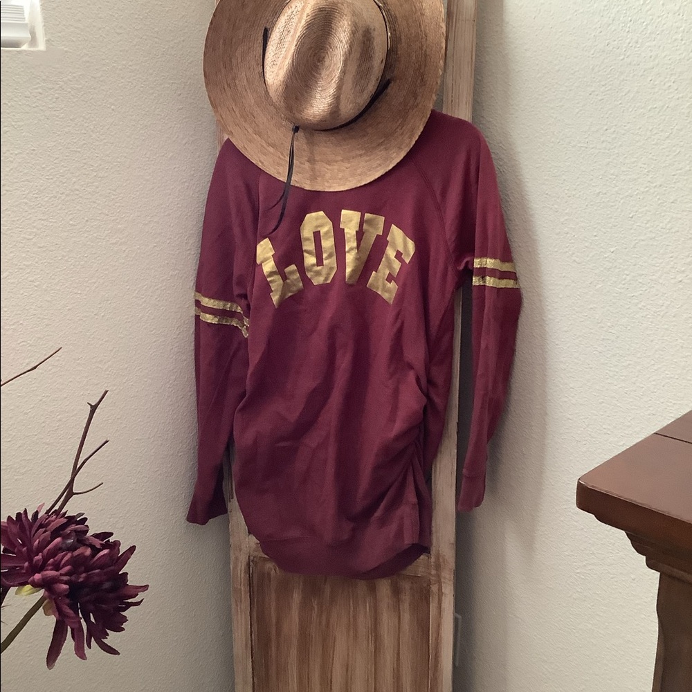 Maternity LoVE sweatshirt Size L
